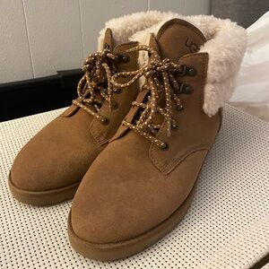 UGG boots brand new size 8